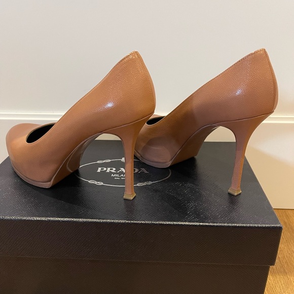 AUTHENTIC size 37 YSL Tribute pumps EUC - Picture 3 of 4
